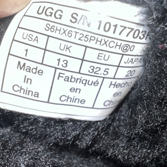 UGG AUSTRALIA Classic II Boot kids size 1 - Picture 10 of 10